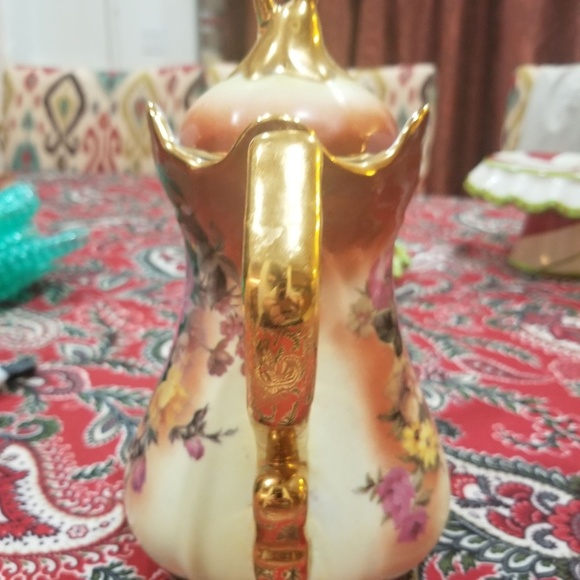 Antique Ornate Victorian Teapot - Gold Trimmed - Picture 5 of 6